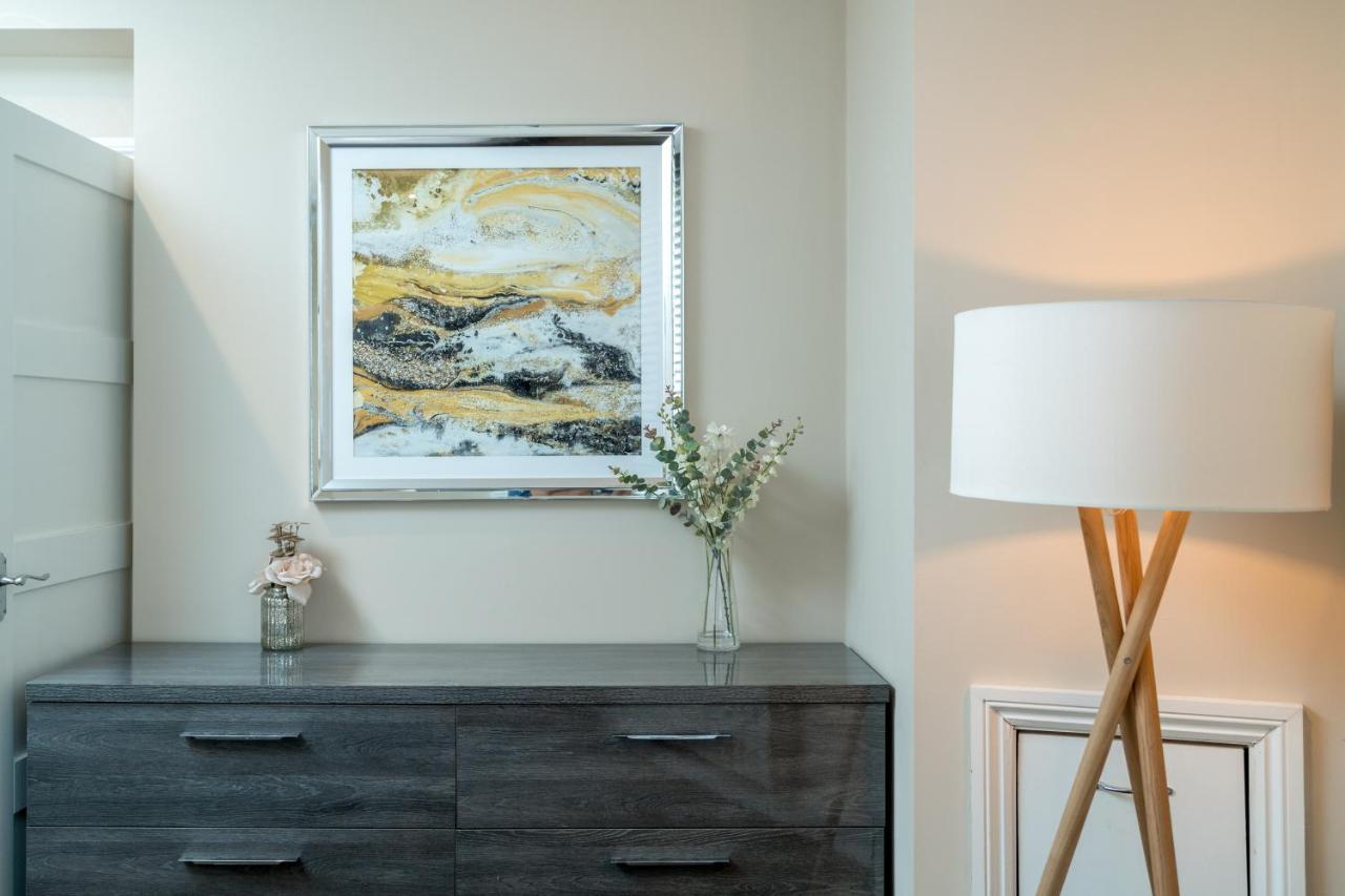 Spacious 2 Bedroom Apartment - Sleeps 6 Brighton Bagian luar foto